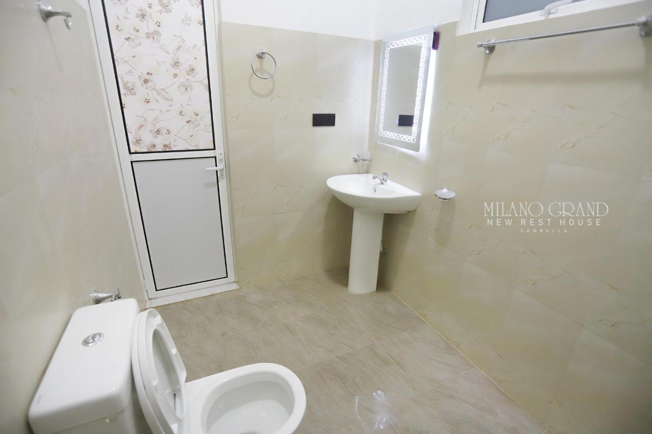 ホテル Milano Grand ダンブッラ エクステリア 写真