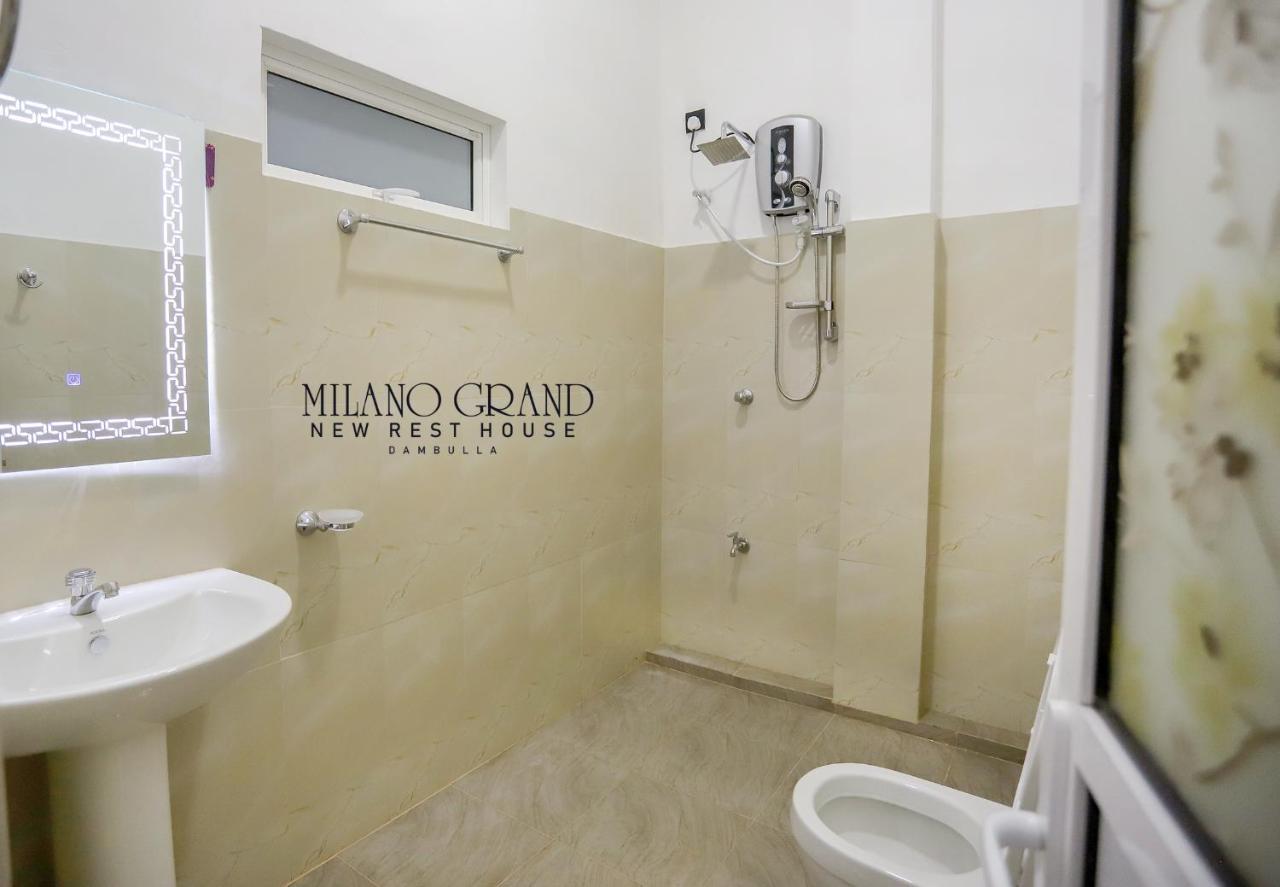 ホテル Milano Grand ダンブッラ エクステリア 写真