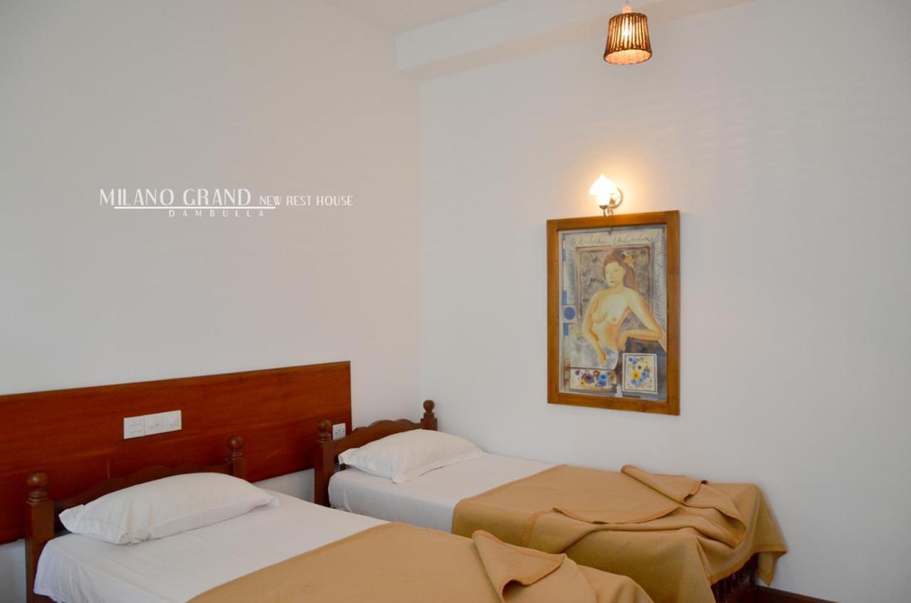 ホテル Milano Grand ダンブッラ エクステリア 写真